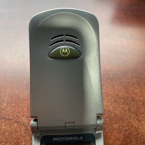 Vintage Mercedes-Benz Motorola Timeport Cell Phone sold as is. Preowned - Picture 9 of 12